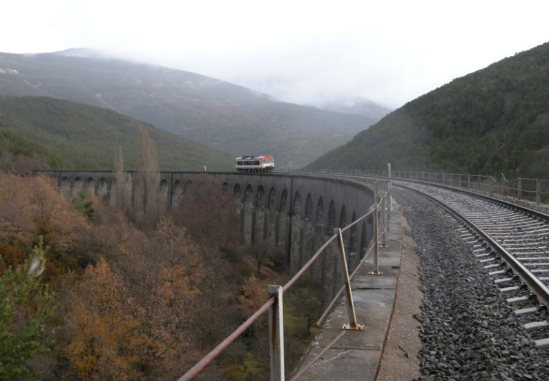 Follow-up meeting of the study on regional synergies around the project for the reopening of the Pau-Canfranc-Zaragoza railway line. Online.